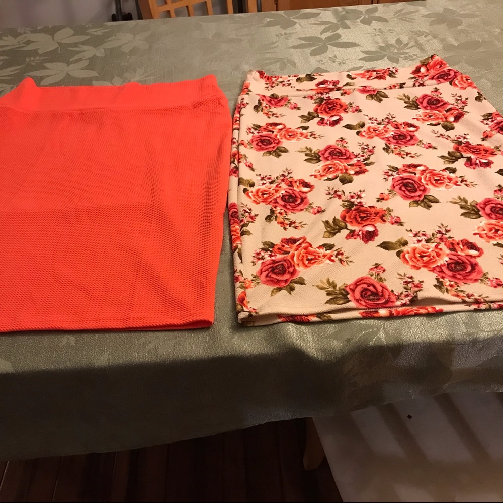 Bundle of two LuLaRoe pencil skirts. SOLD